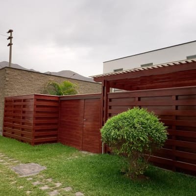 VENTA DE HERMOSA CASA EN CONDOMINIO EN SOL DE LA MOLINA-ETAPA I
