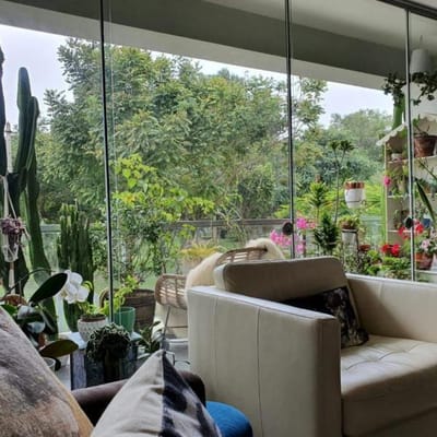 BUENA UBICACION !! VENDO DEPARTAMENTO CON SALIDA Y VISTA AL PARQUE VILLENA