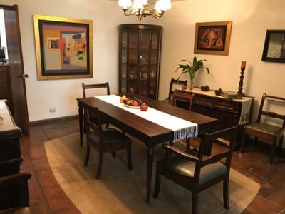 CASA CON JARDIN TERRAZA Y PISCINA