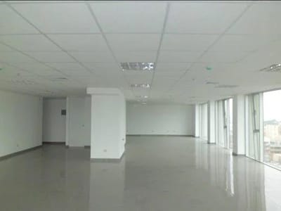 LINCE VENDO OFICINA EMPRESARIAL US$324000( X CENTRO COMERCIAL ARENALES - RISSO)