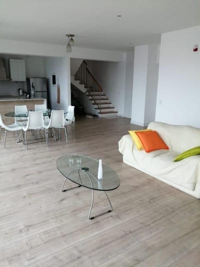 VENDO DUPLEX EN MIRAFLORES.moderno, iluminado a 2 cdras del parque Kennedy 204 m2.