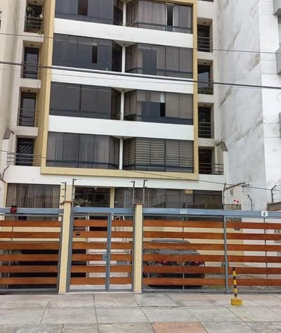Departamento - Oscar Chocano Urb Los Rosales Surco, paralela a Av Benavides