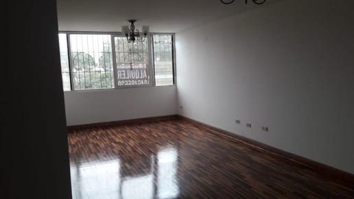 ALQUILER DE DEPARTAMENTO FRENTE A PARQUE EN CL LOMA ALEGRE SURCO