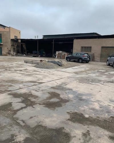 Vendo Excelente local 1,350 mts.  Ubicado en Parque Industrial - Surco