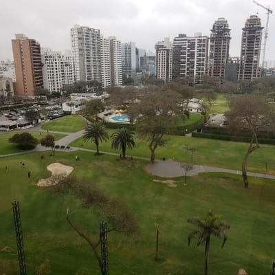Excelente dpto. para Ejecutivo o Excelente Empresa con vista al Golf.