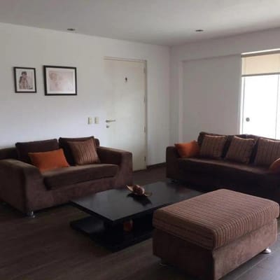 SE VENDE  SEMI DUPLEX EN TAMBO DE MONTERRICO 3 DORMITORIOS C/U CON BAÑO