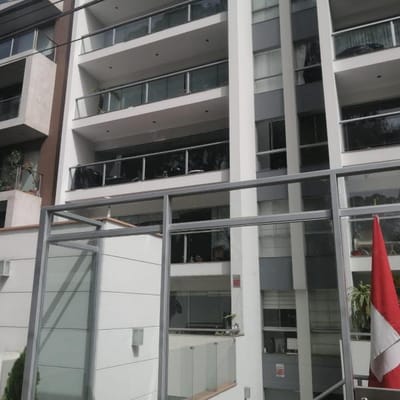 VENDO DUPLEX FRENTE A PARQUE A UNAS CUADRAS DE WONG DE CHACARILLA