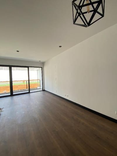 Departamento de estreno en San Isidro. Calle Los Robles.