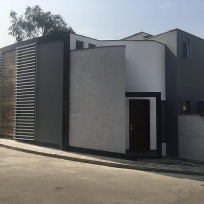 La Planicie! Leon Barandiaran Cdra 2, Condominio!  Casa Venta AT: 595m2! con piscina !
