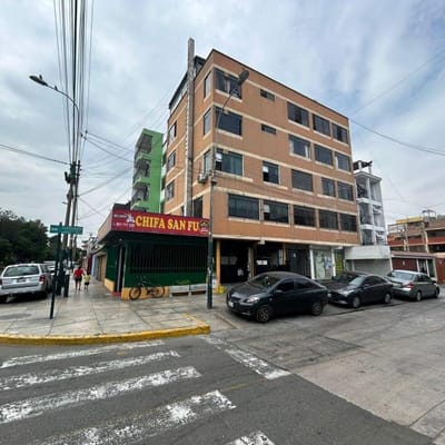 Av Caminos del Inca Primer piso