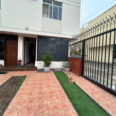 Casa a pocas cuadras del Malecn de la Marina