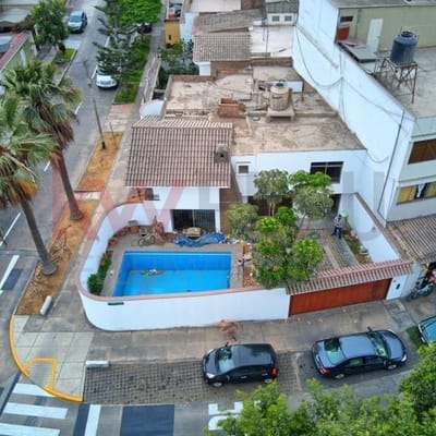 Venta de casa en esquina San Borja