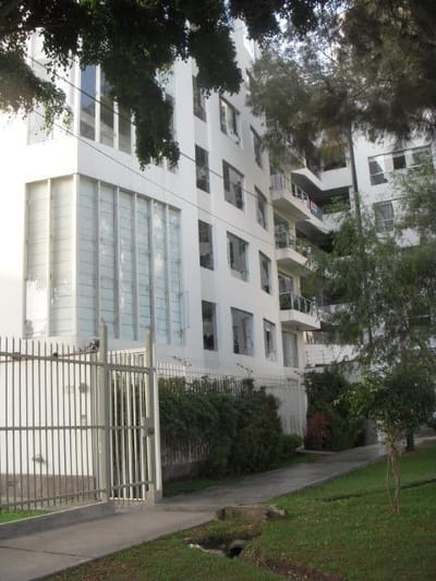 Departamento con linda vista a parque