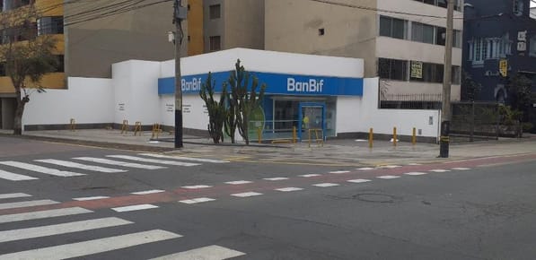 LOCAL COMERCIAL MIRAFLORES