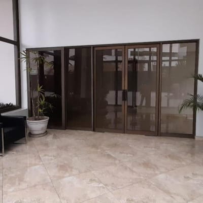 VENDO O ALQUILO EXCLUSIVO DEPARTAMENTO FRENTE AL GOLF
