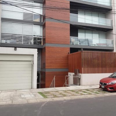 Miraflores departamento de estreno x la Huaca Pucllana $350,000