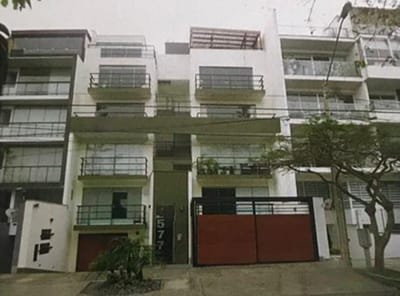 DEPARTAMENTO  FRENTE A PARQUE,   TODO EL PISO