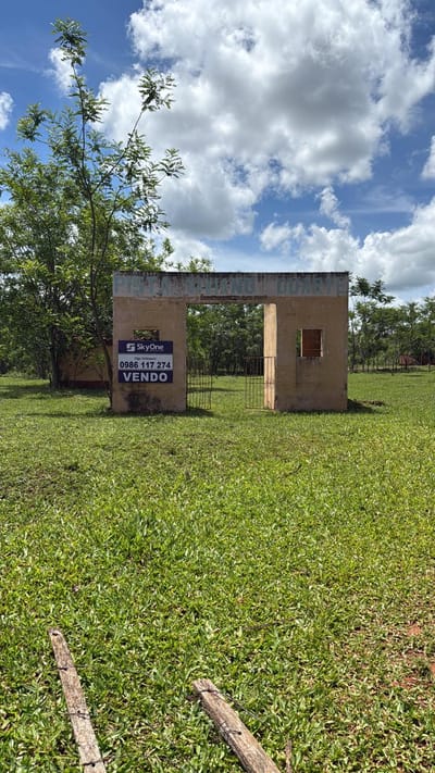 BAJÓ DE PRECIO !!!  Vendo Propiedad En Carapeguá, 2.5 Ha.