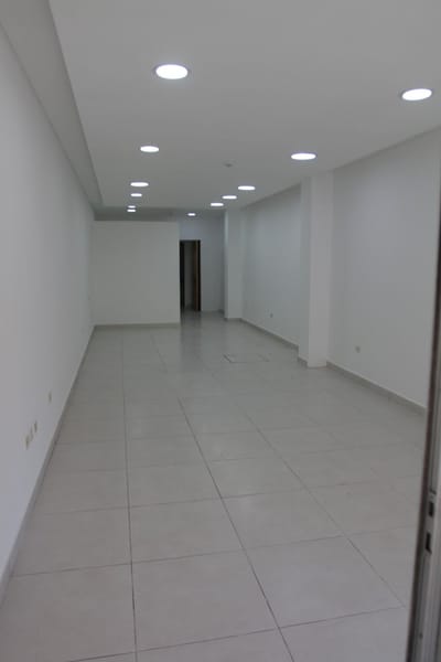 Alquilo hermoso salon para oficina frente a Telefuturo!