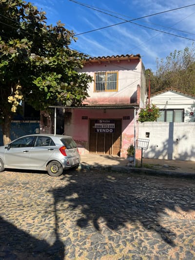 VENDO CASA EN SAJONIA                                                   