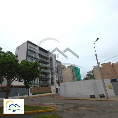 CASA COMO TERRENO EN ZONA RESIDENCIAL Y COMERCIAL EN CORAZON DE MIRAFLORES