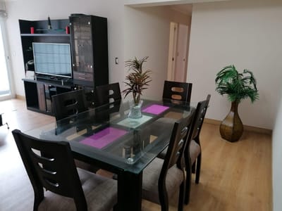 DPTO. AMOBLADO, $900, DE 3 DORMITORIOS, CUARTO Y BAÑO SERVICIO, PISCINA, GYM,BBQ