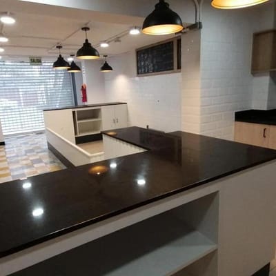 ALQUILO LOCAL COMERCIAL 1ER PISO PUERTA CALLE 176 M2 AV. EL EJERCITO MIRAFLORES
