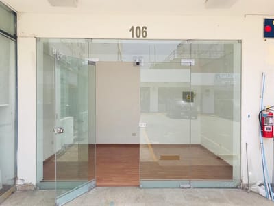 Alquilo Local Comercial en Centro Comercial Los Molinos