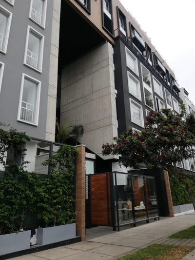 Duplex en alquiler en calle Grau Miraflores a 3 cuadras del malecón, moderno