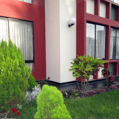 VENDO DPTO ERPISO DORM BAOS M SURCO VISTA PARQUE INCLUYE  ESTAC