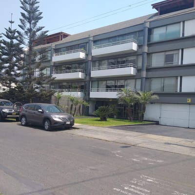 VENDO EXCLUSIVO DEPARTAMENTO 1ER PISO - MONTERRICO URB EL DERBY