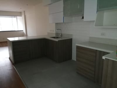Venta departamento de estreno en Surco 2 dormitorios 2 cocheras área servicio completa