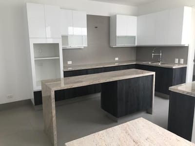 Alquiler Amplio Dpto Triplex en el Rancho
