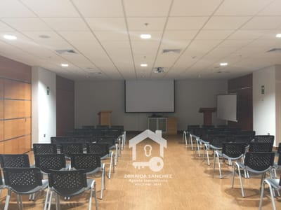 San Isidro Financiero 270m2 dividida en dos - 145m2 y 125m2 - 4 Estac - 2 Dep