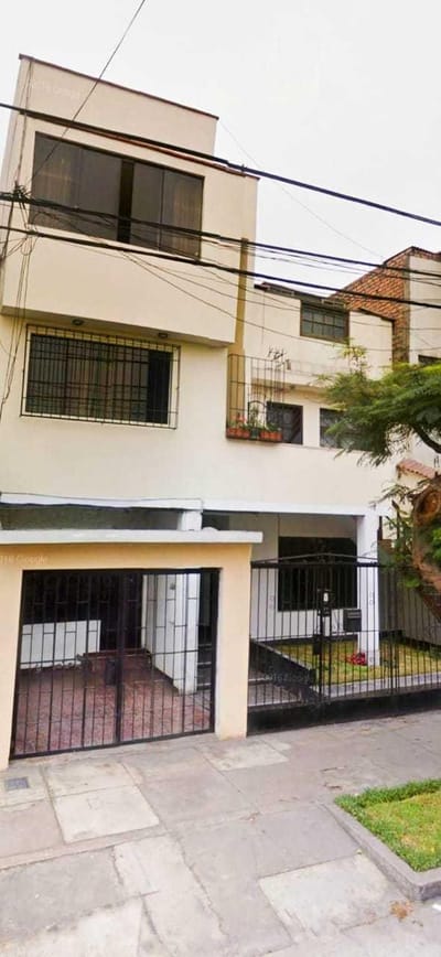 Remate de una propiedad con dos departamentos independientes en Pueblo Libre (Vista a Calle)