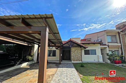 CASA EN VENTA AL NORTE EN CONDOMINIO BARCELO