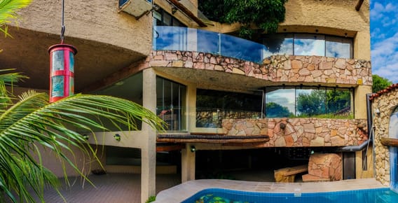 Inmueble # 479 CASA ESTILO RUSTICO EN VENTA, ZONA EQUIPETROL
