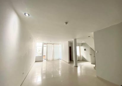 Amplia Casa En Venta - Urb. Miraflores Country Club -piura