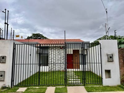 CASA EN VENTA ZONA ESTE BARRIO LOS CHACOS