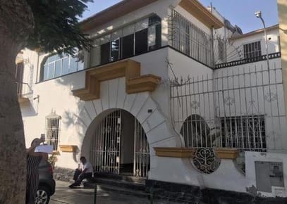 ALQUILO AMPLIA CASONA 1,200 AC. JESUS MARÍA IMPLEMENTADA PARA OFICINA