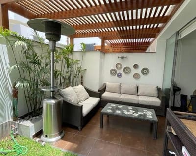 Hermoso Departamento con Jardin, 3 cocheras todos los cuartos con baño