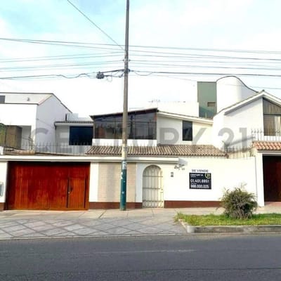 EXCELENTE CASA EN VENTA EN LA MOLINA