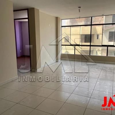 DEPARTAMENTO EN 3° PISO EN URB. LAS QUINTANAS CERCA A PARQUE DEL MAESTRO