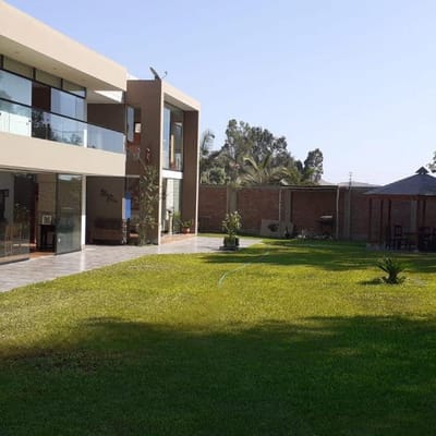 VENDO BELLA CASA  PACHACAMAC  DORMITORIOS AT  LAS ARENAS CEL
