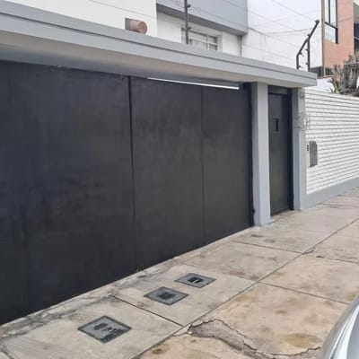 ALQUILO ESTUPENDA OFICINA AMBIENTES AMPLIOS  MIRAFLORES AC  M