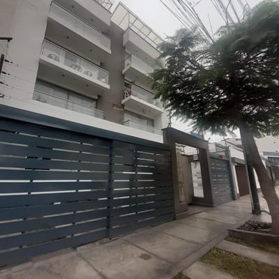 ESTUPENDO UBICADISIMO CHAMA SURCO  DORMITORIOS er piso AC  M