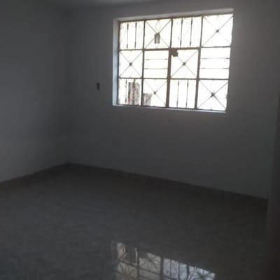 URB. LA HUAYRONA SJL.  CASA CERCA ESTACION LOS POSTES
