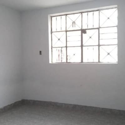 VENTA DE CASA 180m -  Urb LA HUAYRONA S.J.L.