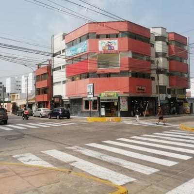 Alquilo 5 locales comerciales en un solo edificio - Salamanca