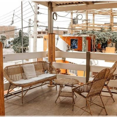 Hostel Amoblado y equipado a pasos de playa con 14 habitaciones /Balneario de Hco
